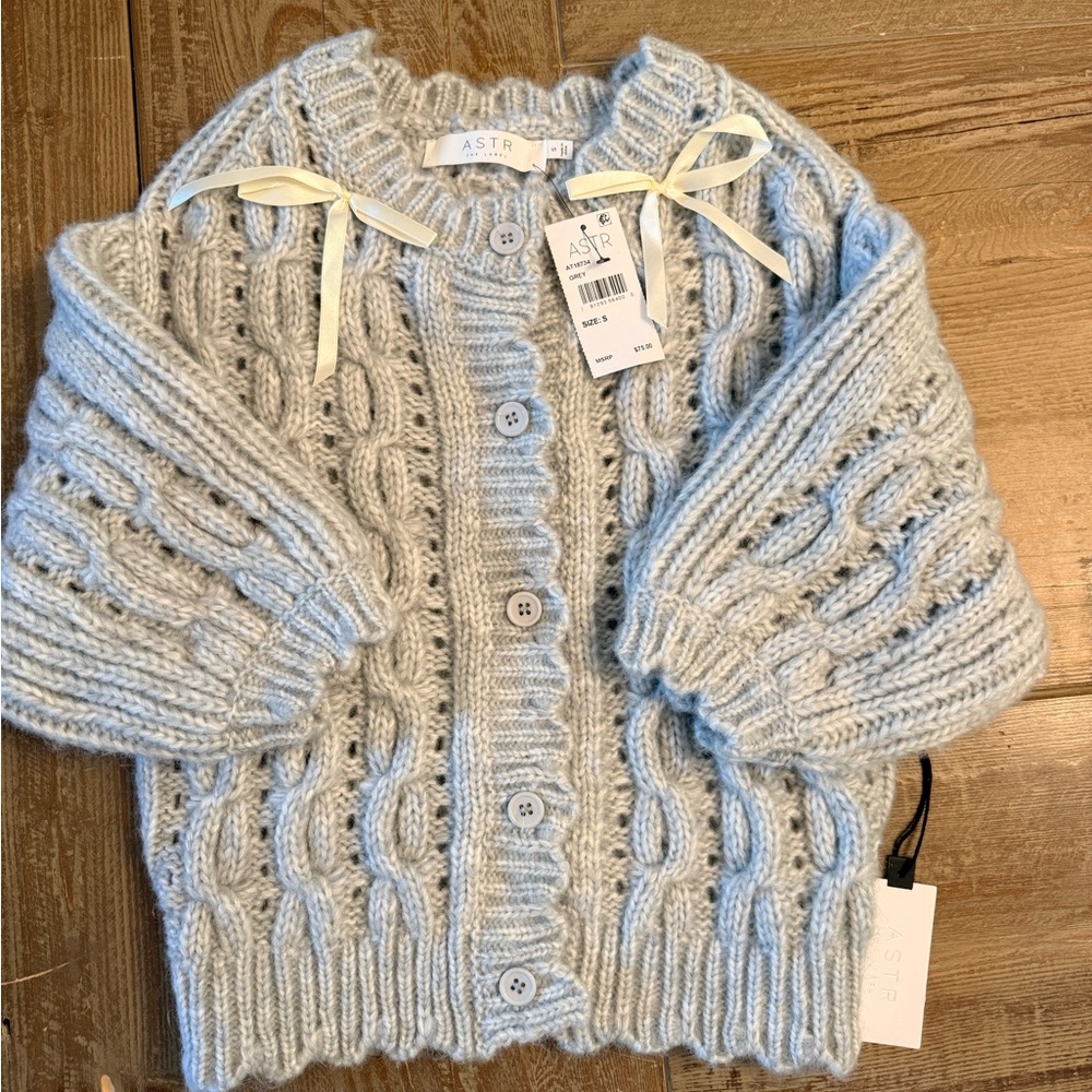 ASTR The Label Cable Knit Bow Cardigan NWT – Size Small